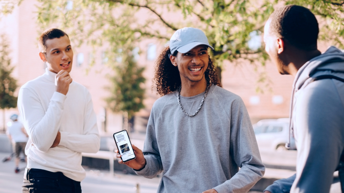 Facebook: Introducing Community Chats: Connecting Your Community in Real Time on Messenger and Facebook